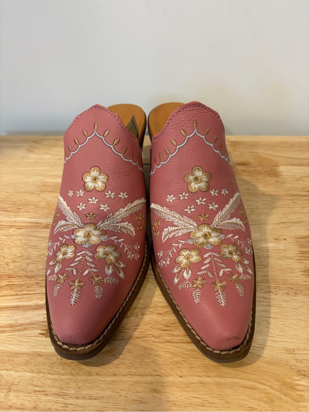 dingo Pink Floral Embroidered Slip-On Mules
